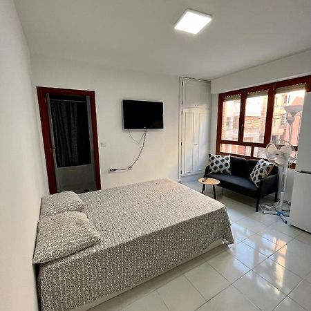 Estudio En La Playa Торевьиа Экстерьер фото