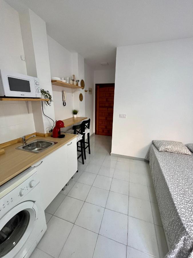 Estudio En La Playa Торевьиа Экстерьер фото